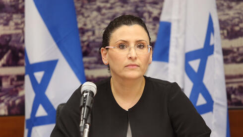 האישה החזקה בכלכלה הישראלית פינתה שני תפקידים נחשקים