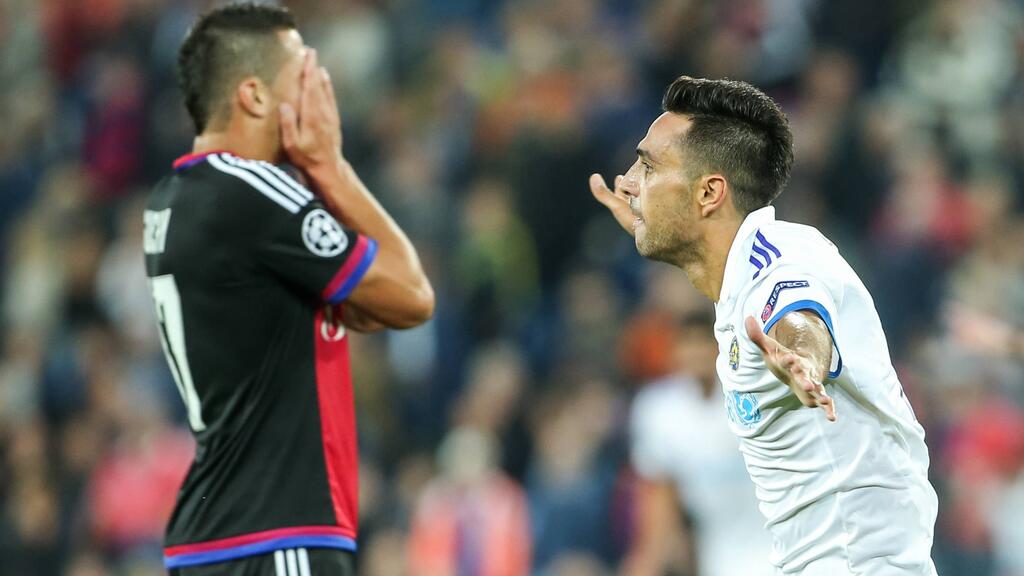 Zahavi celebrates against Basel