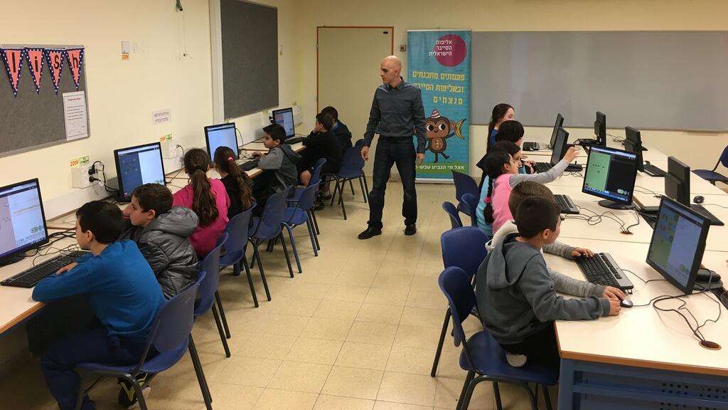 אולי הגיע הזמן לחזור למעבדות המחשבים