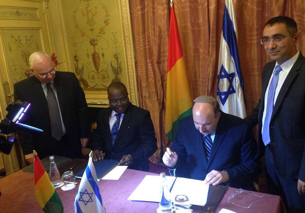 Foreign Ministry Chairman Dore Gold opened relations with the African nation of Guineanullnull Foreign Ministry Chairman Dore Gold opened relations with the African nation of Guinea