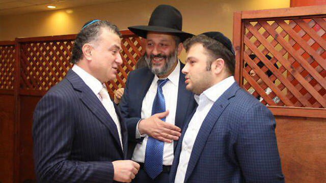 Mirilashvili and son with Deri (Photo: Yaacov Cohen, Kol Hazman Website) (צילום: יעקב כהן, אתר כל הזמן) Mirilashvili and son with Deri (Photo: Yaacov Cohen, Kol Hazman Website)
