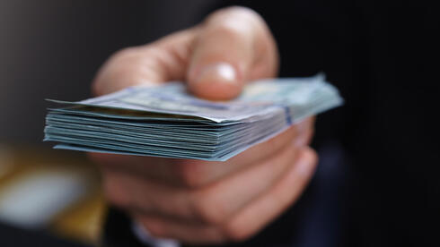 לראשונה: השכר הממוצע במשק עומד על יותר מ-15 אלף שקל