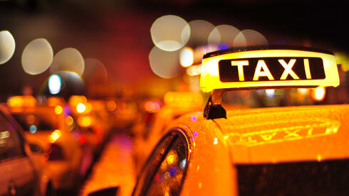 נסעו במונית 1,200 ק