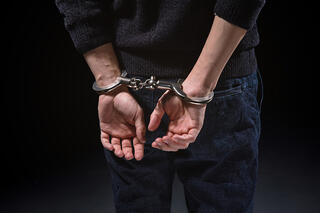 אילוס אזיקים