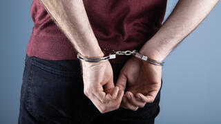 אילוסטרציה אזיקים אזוק עצור מעצר