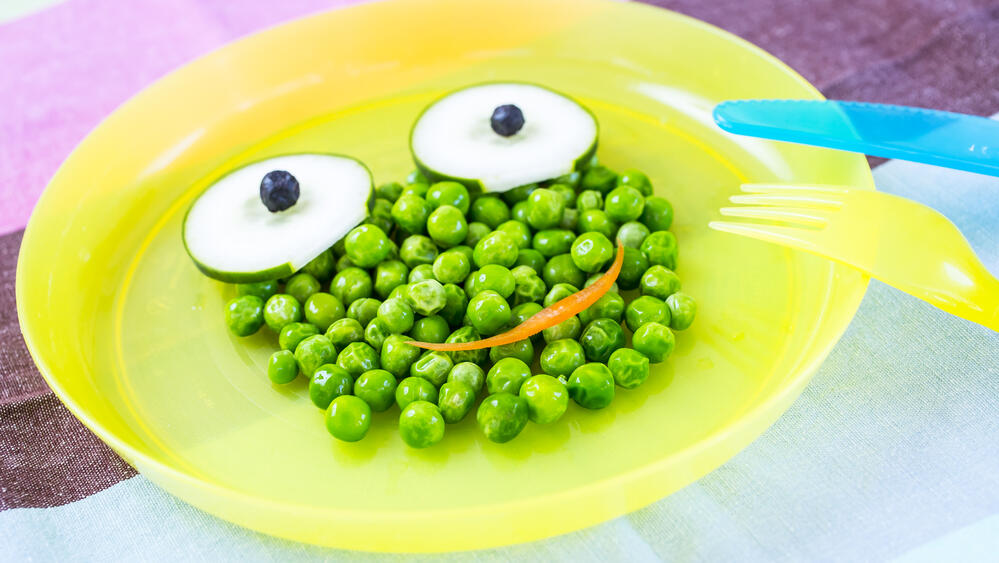 צלחת מעניינת כדי שהילד יסכים לאכול