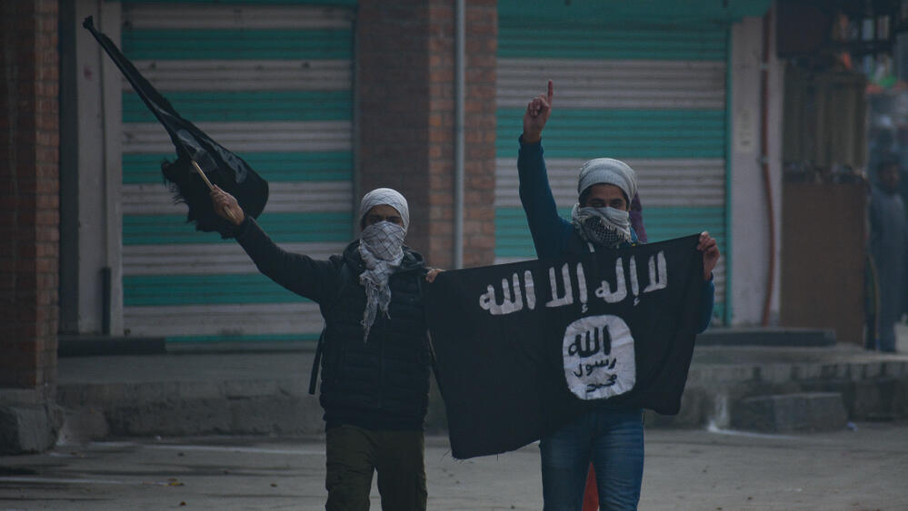 ISIS terrorists (Photo: Shutterstock) ארגון הטרור דאע"ש