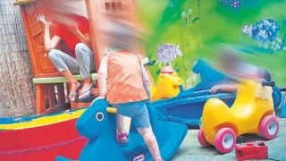 מנהלת מעון שנחשדה בהתעללות לא תועמד לדין: "אסור שתטפל בעוד ילדים"