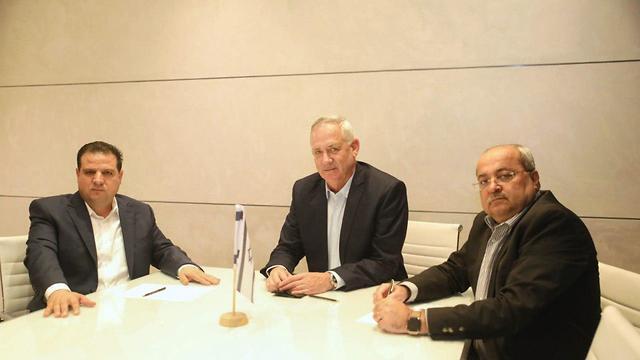 Gantz meets with Joint List leaders Ayman Odeh and Ahmad Tibi (צילום: אופק אבשלום) Gantz meets with Joint List leaders Ayman Odeh and Ahmad Tibi