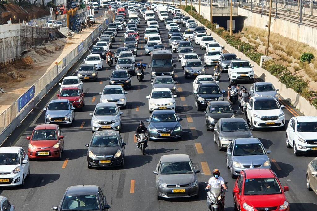חגיגת מכירות: שוק הרכב בעלייה, והסינים חוגגים חגיגת מכירות: שוק הרכב בעלייה, והסינים חוגגים