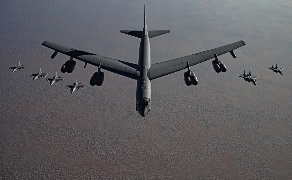 מפציץ מסוג B 52