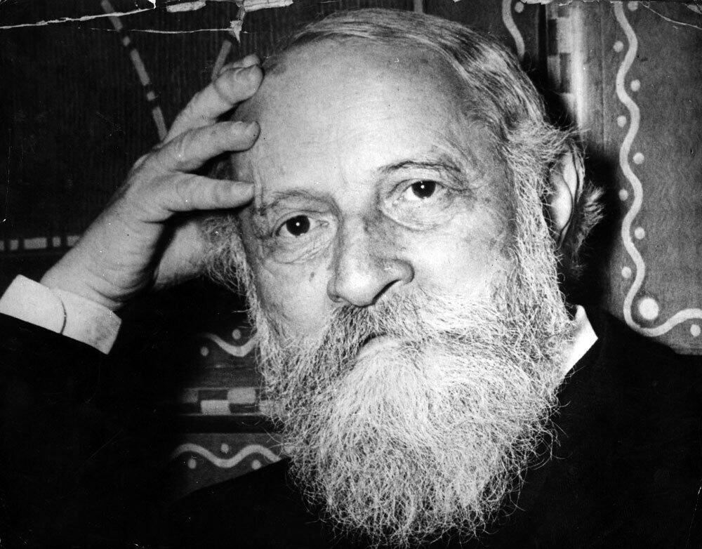 Professor Martin Buber mobilized for Auschwitz survivors (Photo: Getty Images ) פרופ' מרטין בובר