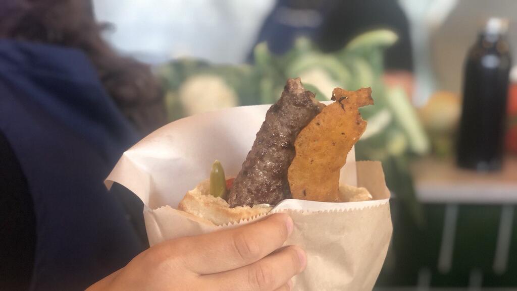 הפיתה של איל שני. מזנון (צילום: תיקי גולן) מזנון בני דרור, איל שני