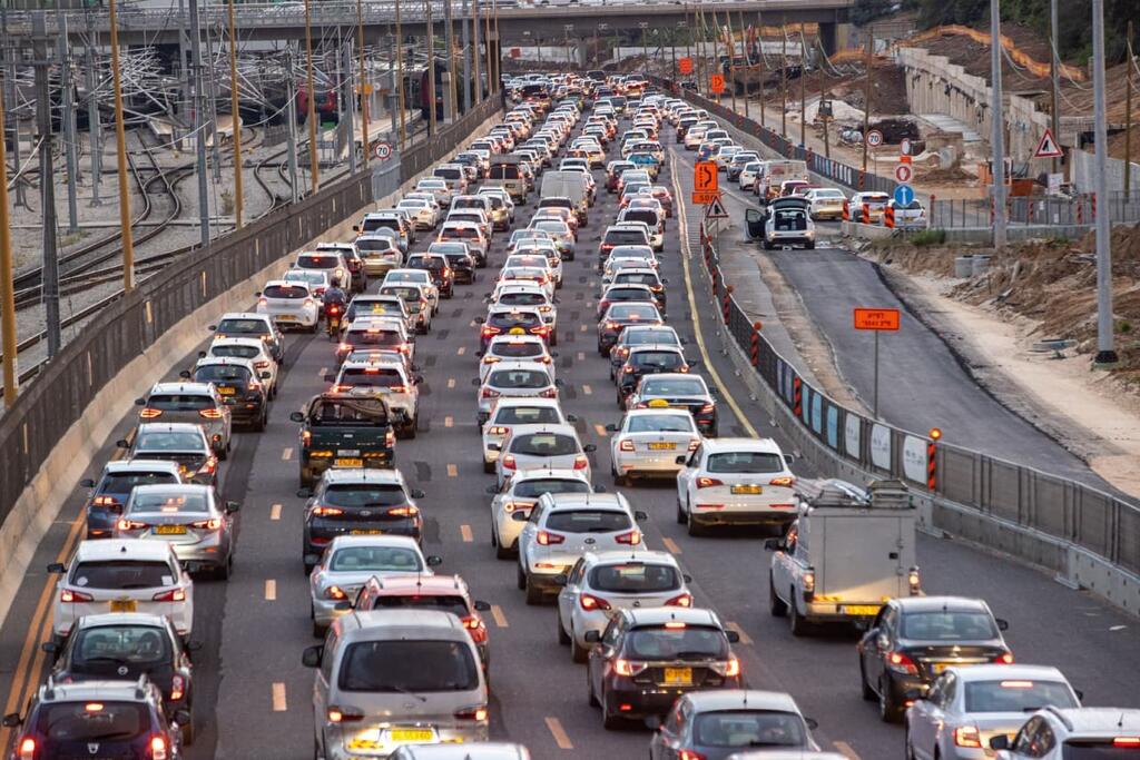 תעודת מחצית בשוק הרכב: יונדאי וטויוטה בורחים לשאר המותגים