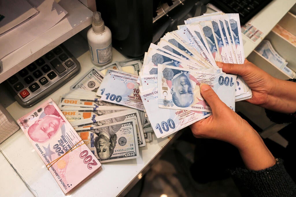 Turkish lira (Photo: Reuters) טורקיה לירה טורקית מטבע שפל חדש