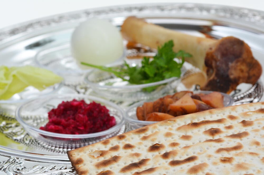 קערה של פסח (צילום: shutterstock) ליל הסדר ליל סדר חג פסח חג הפסח