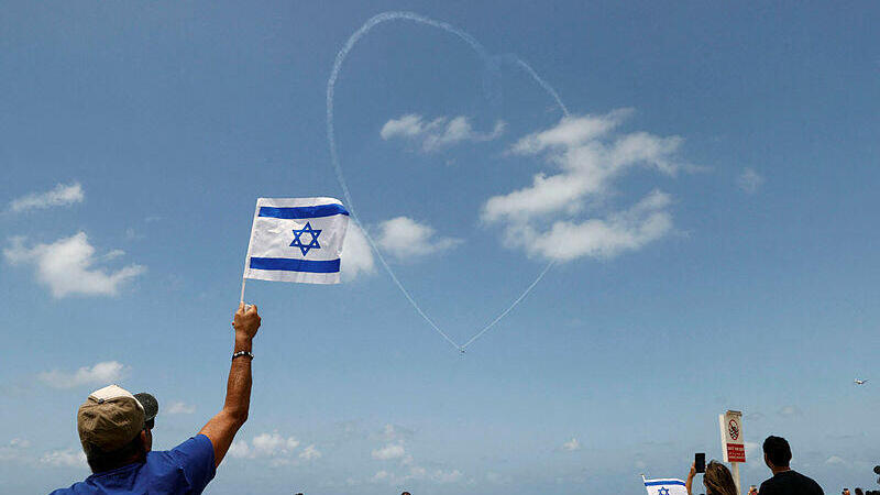 צילום: AFP יום עצמאות העצמאות 74 מדינה מדינת ישראל דגל מגן דוד מטס מטוסים מטוס חיל האוויר