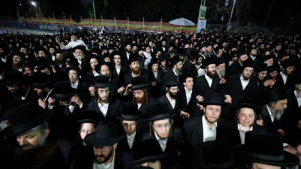ההילולה במירון (צילום: AFP) הילולת ל|ג העומר במירון