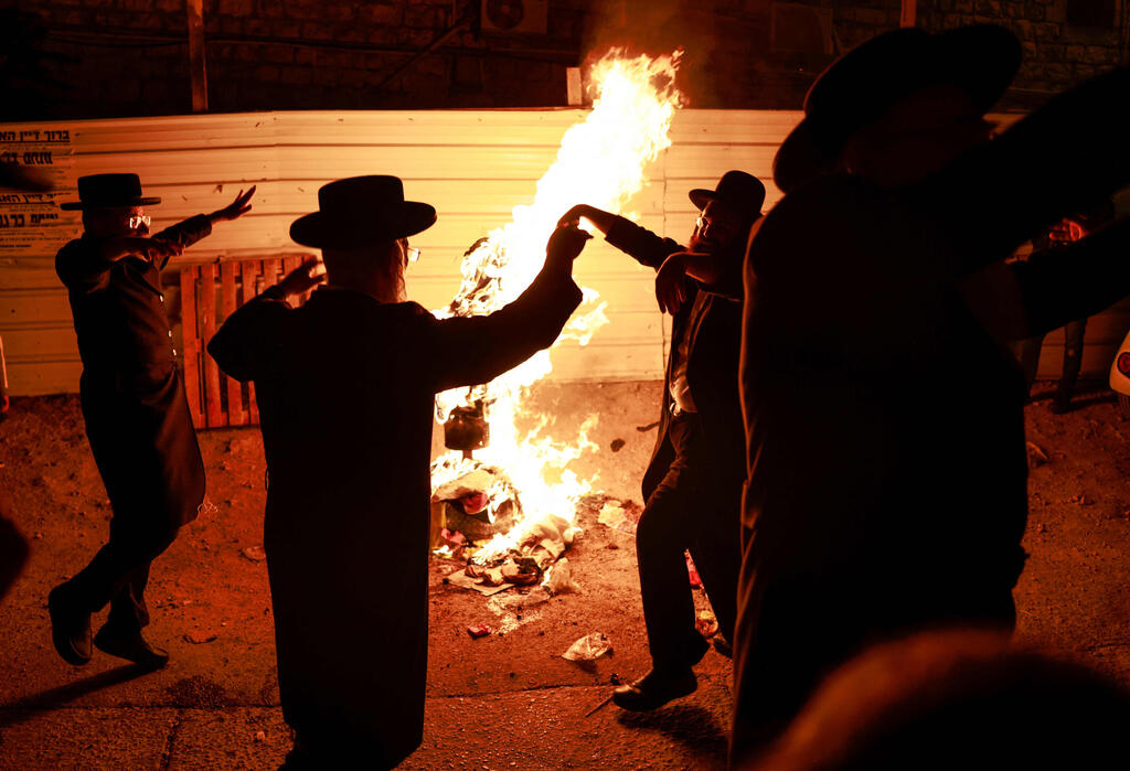 מדורת ל"ג בעומר בירושלים, ארכיון (צילום: מנחם כהנא / AFP) מדורות בירושלים