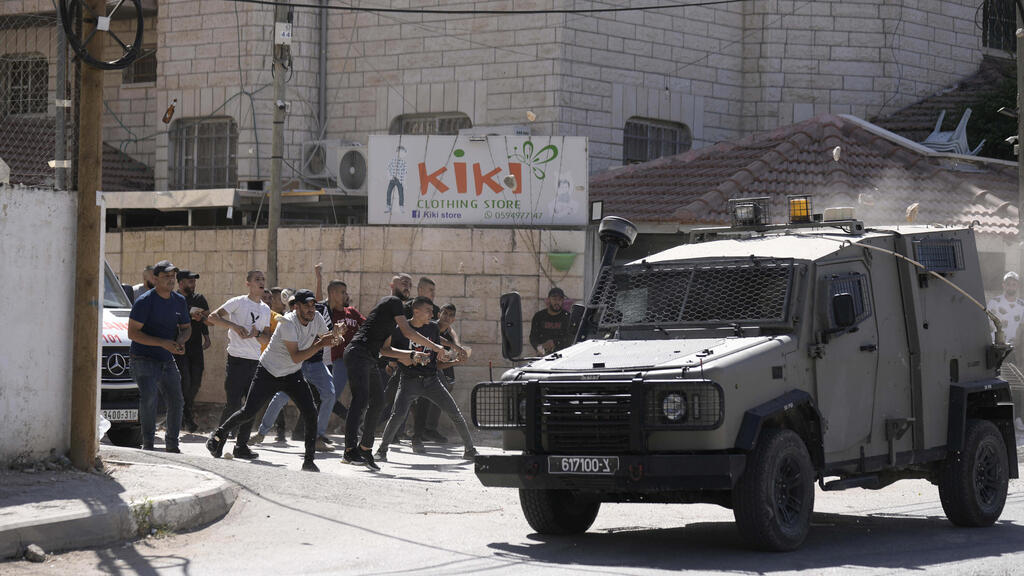 The forces leaving Jenin (Photo: AP) עימותים בין כוחות צה"ל לפלסטינים בג'נין