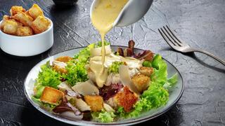 סלט עם רוטב