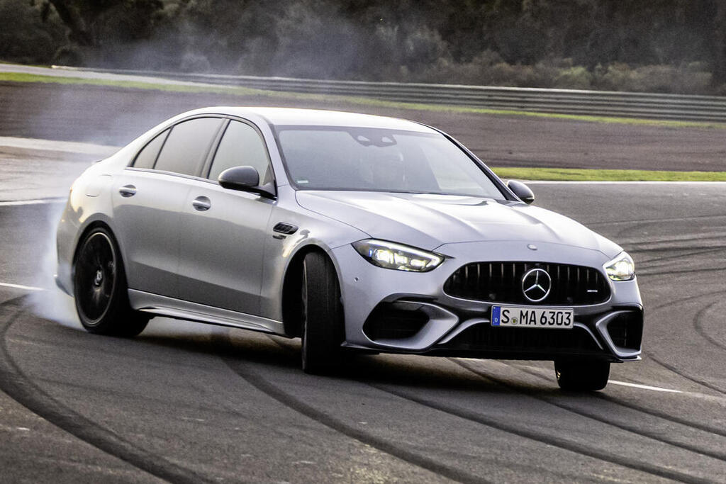 שלום למפלצת עם חשמל: מרצדס מפסיקה C63 AMG היברידית