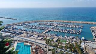 מלון הילטון, המרינה ובריכת גורדון, צולם ממלון קרלטון בתל אביב