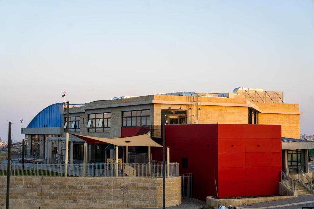 הקאנטרי בשכונת הר חומה (צילום: שלו שלום ) בריכת המריבה, שכונת הר חומה
