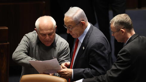 הדרישה מנתניהו למנות שרים קבועים למשרדי הבריאות, פנים, עבודה ורווחה