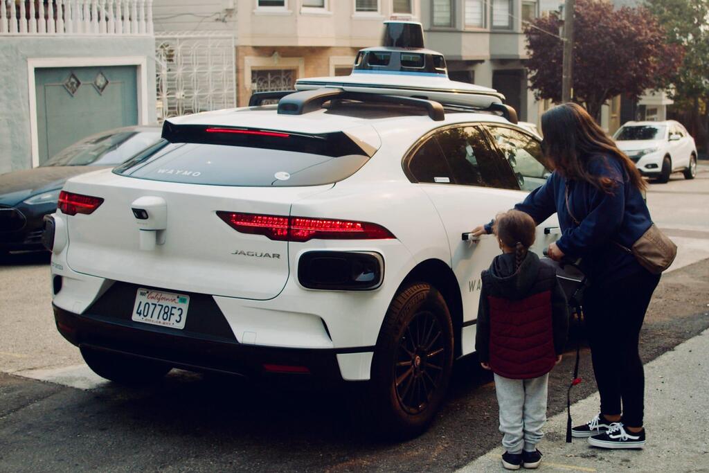 מקצוע חדש נולד ותודה למונית האוטונומית: סוגרי דלתות בתשלום