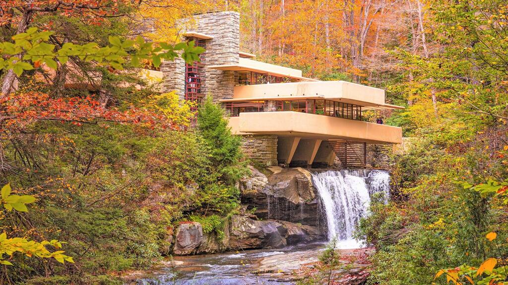 Fallingwater, designed by Frank Lloyd Wright for the Kaufmann family (Photo: Shutterstock) בתים של האדריכל האמריקאי פרנק לויד רייט