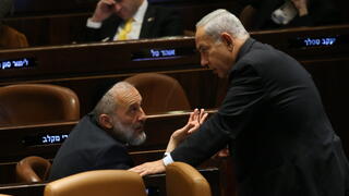 חידת דרעי: איך שותף הסוד של נתניהו הפך לאיום הגדול על שלמות הקואליציה
