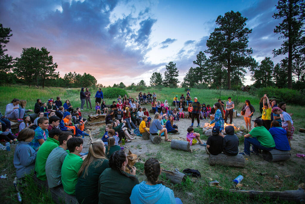 מחנה קיץ יהודי בארצות הברית. אילוסטרציה (Foundation for Jewish Campers) Jewish Summer Camp in North America