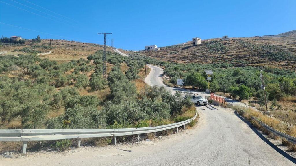 Scene of the shooting near Mount Ebal (Photo: Nadav Goldstein TPS) זירת האירוע