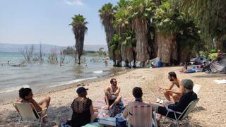 מזג אוויר אויר חוף כנרת חופש קיץ חם חום שרב טיול טיולים מים אגם מבקרים 