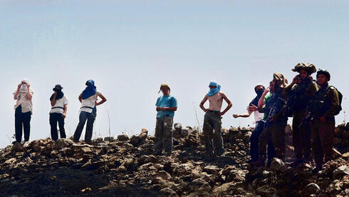 בצל גל האלימות ביו