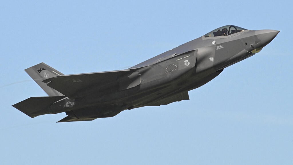 F-35 aircraft were moved from Britain to the region (Photo: REUTERS/Jana Rodenbusch/File Photo) מטוס F-35 של צבא ארה"ב