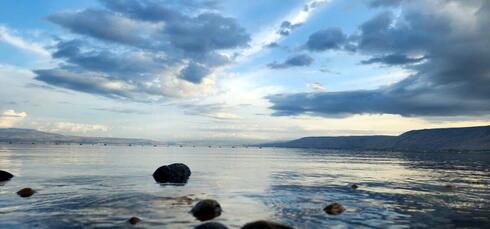 התחזית: חם מהרגיל, מחר - גשמים מהצפון ועד צפון הנגב