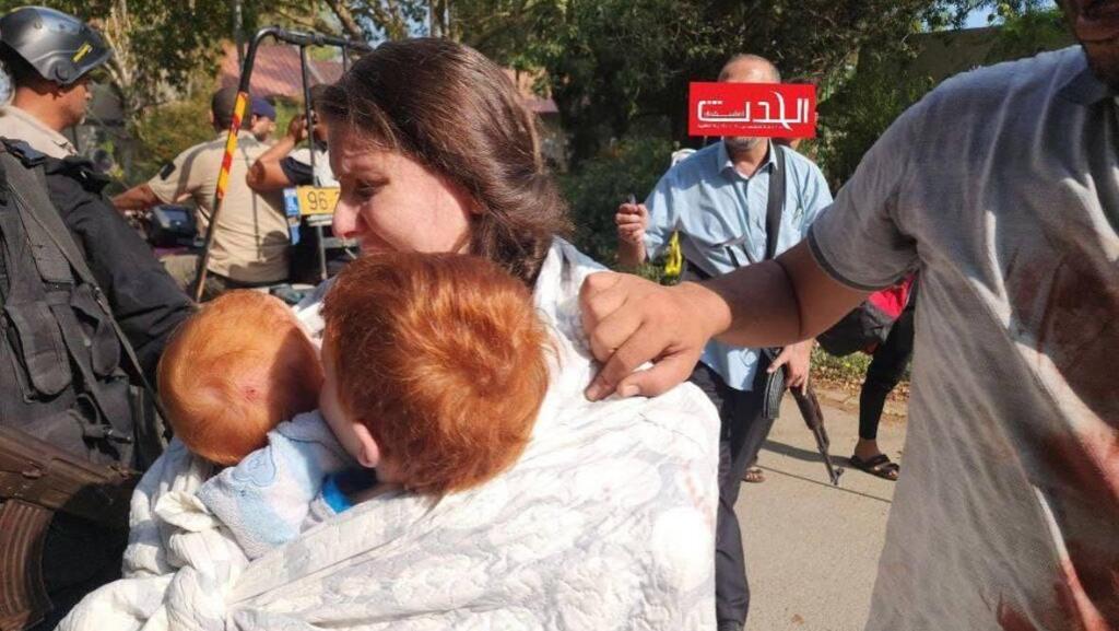Hamas terrorists abduct Shiri Bibas and her two sons during the October 7 attack שירי ביבס וילדיה