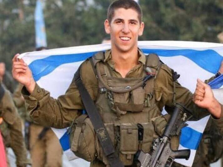סמ"ר רותם דושי ז"ל. הסתער קדימה ורוקן מחסנית שלמה על המחבלים סמל רותם דושי
