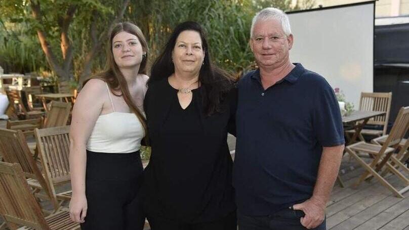 Ilan Weiss, his wife Shiri and daughter Noga (Photo: Facebook) אילן, שירי ונגה וייס