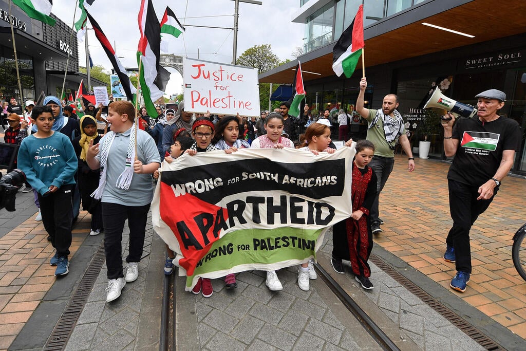 Pro-Palestinian demonstration in Christchurch, New Zealand (Photo: Sanka Vidanagama / AFP) חרבות ברזל, מפגינים נגד ישראל בכרייסטצ'רץ' ניו-זילנד