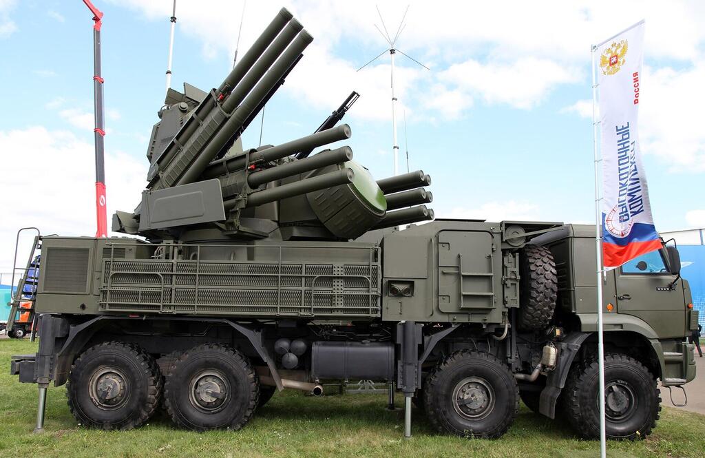 Russian-made SA-22 anti-aircraft system (Photo: Vitaly V. Kuzmin) SA-22 SA22 טיל נ"מ פנציר תערוכת נשק רוסיה 2013