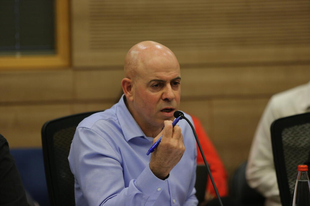 דיון בעניין רישוי כלי ירייה והפיקוח על החזקתם  בוועדה לענייני ביקורת המדינה
