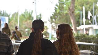 מתגייסות לתפקידי לחימה, ארכיון