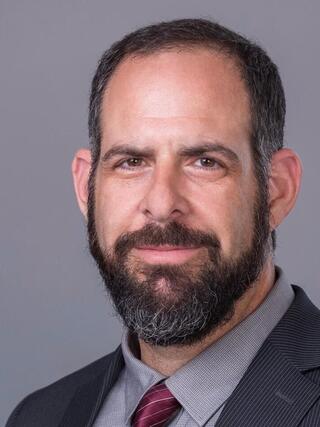 פרופ' מיכאל דרקסלר. מנהל מחלקת אורתופדיה ביהח הציבורי אסותא אשדוד