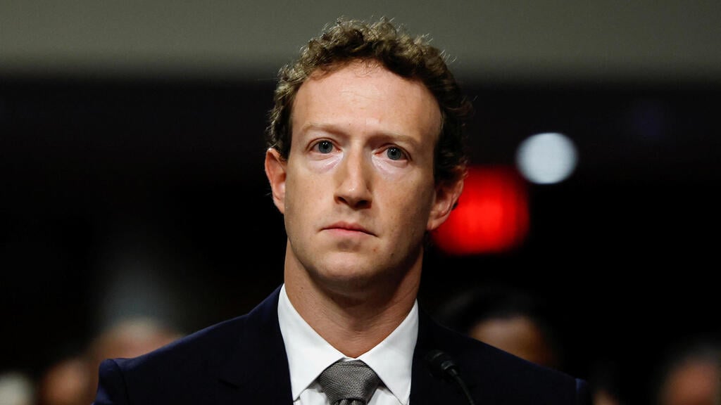 Mark Zuckerberg (Photo: Evelyn Hockstein / Reuters) מארק צוקרברג בשימוע בסנאט