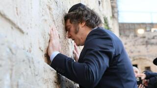 נשיא ארגנטינה חאבייר חררדו מיליי מבקר בכותל המערבי בירושלים