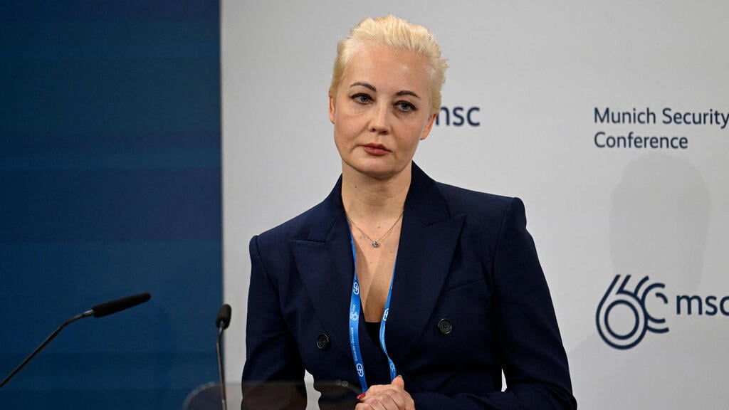 Yulia Navalnaya (Photo: THOMAS KIENZLE / AFP) יוליה נבלניה אלמנתו של אלכסיי נבלני ב וועידת מינכן לביטחון 16 בפברואר אחרי ההודעה של רוסיה על מות נבלני