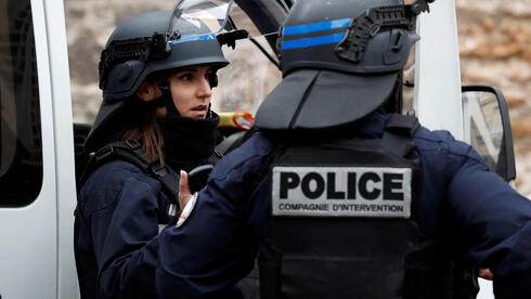 Jewish boy brutally attacked while walking to synagogue in Paris